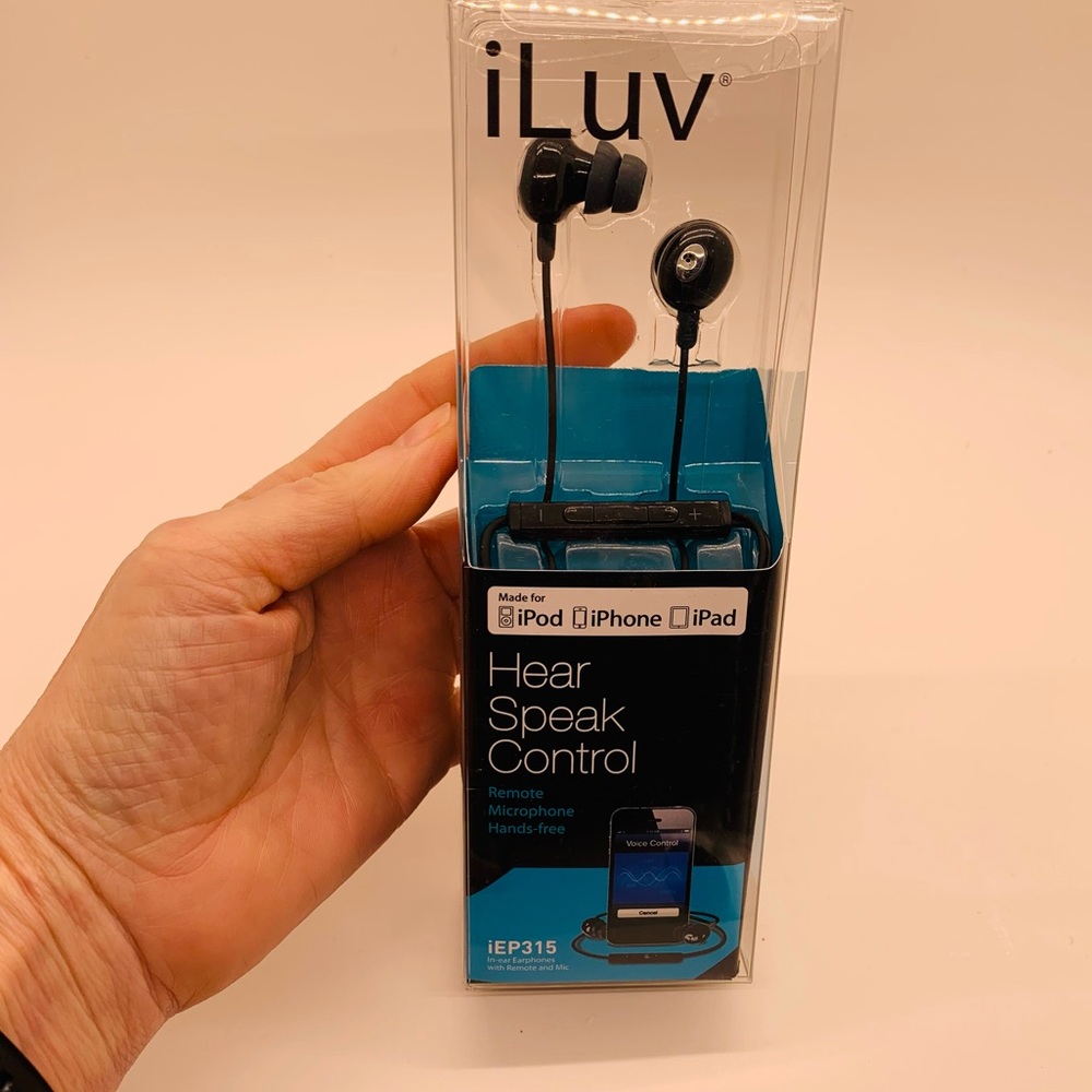 NWT iLuv iEP315 In-Ear Stereo Headphones with Mic and Remote